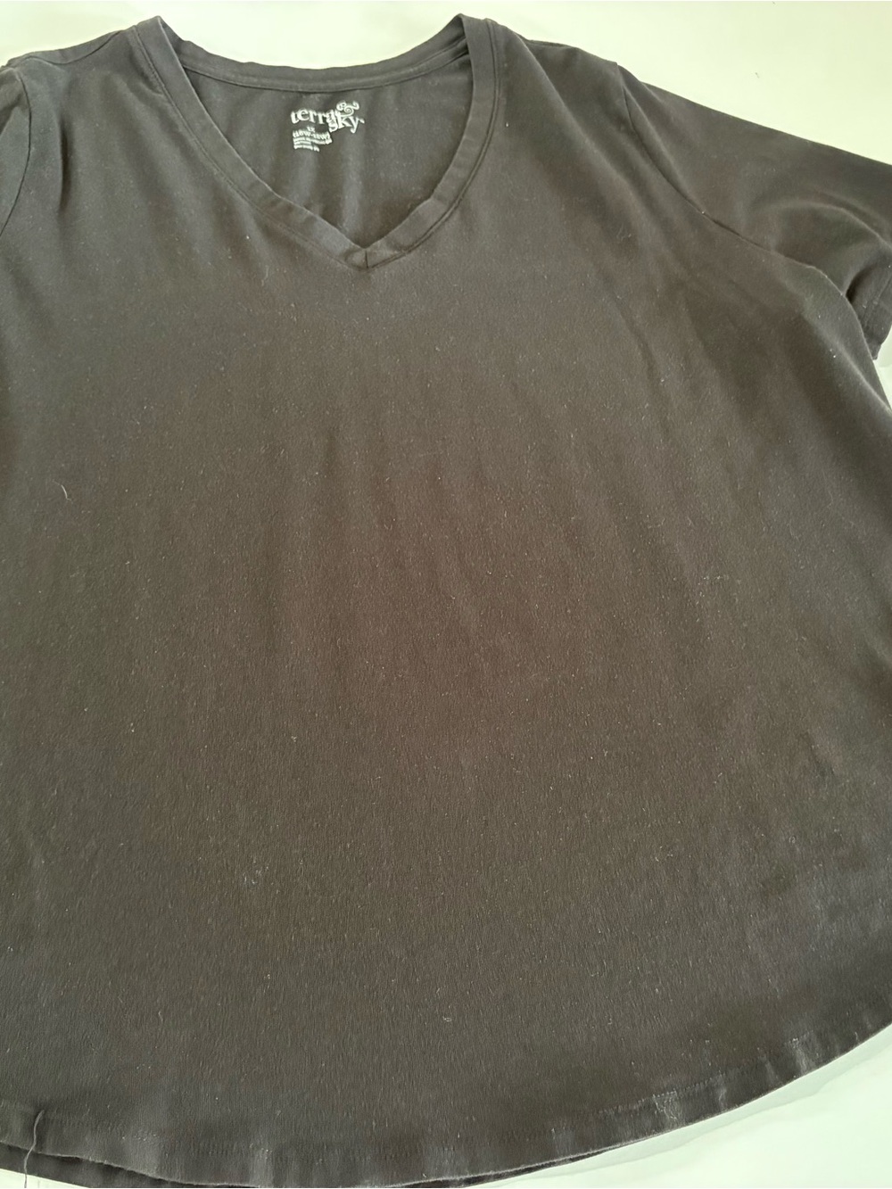 Women’s Black V-Neck T-Shirt by Terra & Sky Soze XL